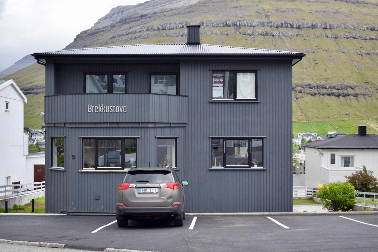 Brekkustova - Modern, Cosy And Spacious Apartment Klaksvík Eksteriør bilde